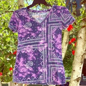 V neck t shirt thin but good for summer time :)